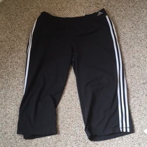 Adidas knee lengthened capris size XL in youth